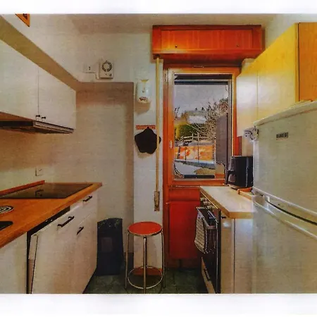 아파트 Honegger House *